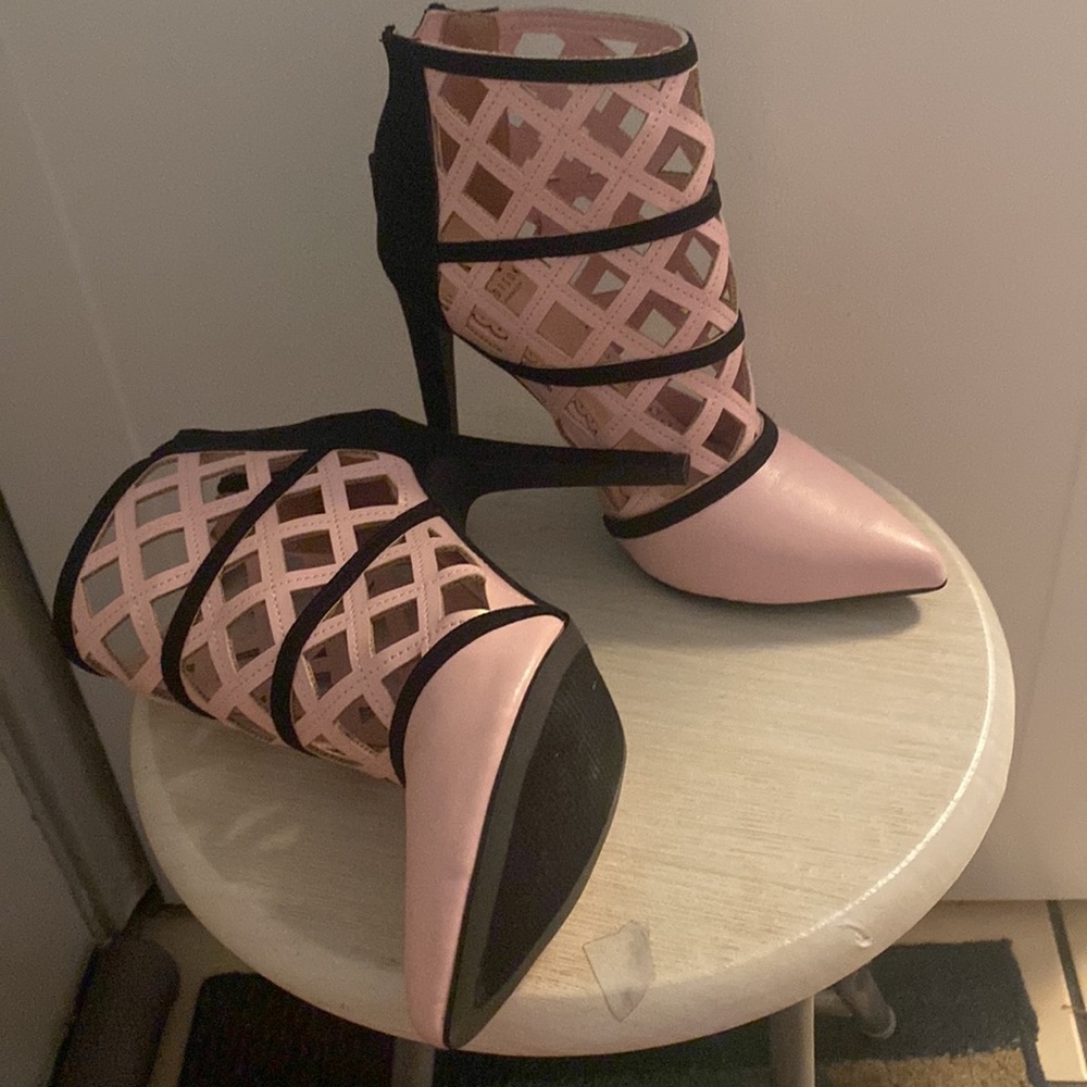 Super hot 👠 - Picture 3 of 3